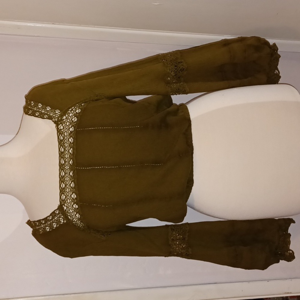 Universal Thread Olive Green Top NWT
